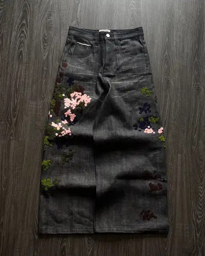 Vaqueros con bordado floral