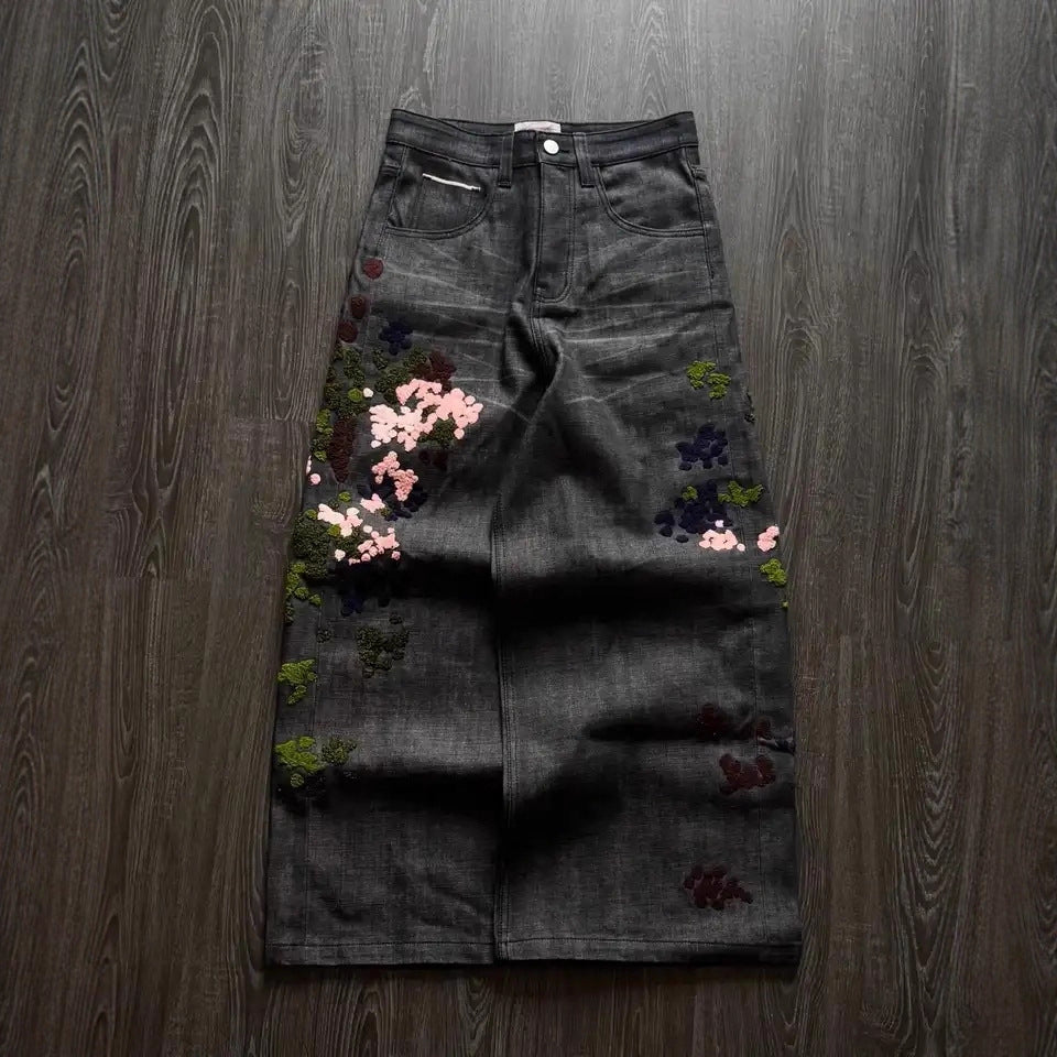Vaqueros con bordado floral