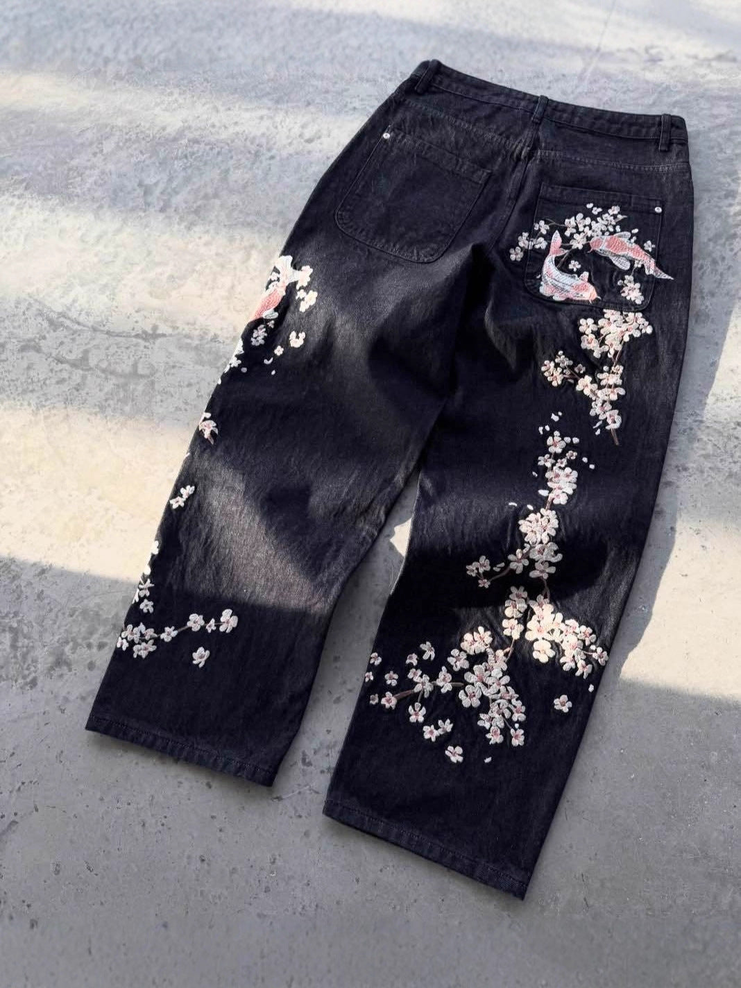Pantalones vaqueros de pierna ancha bordados